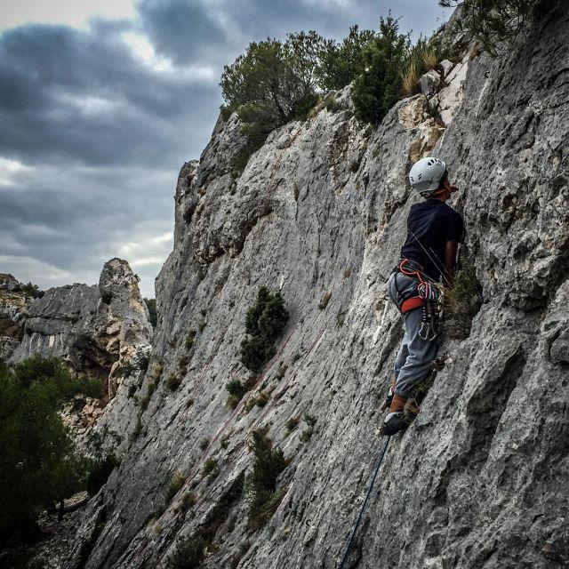 climbing-discovery-session-in-the-calanques-near-marseille