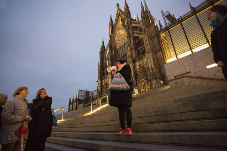 cologne-1-5-hour-comedy-bus-tour