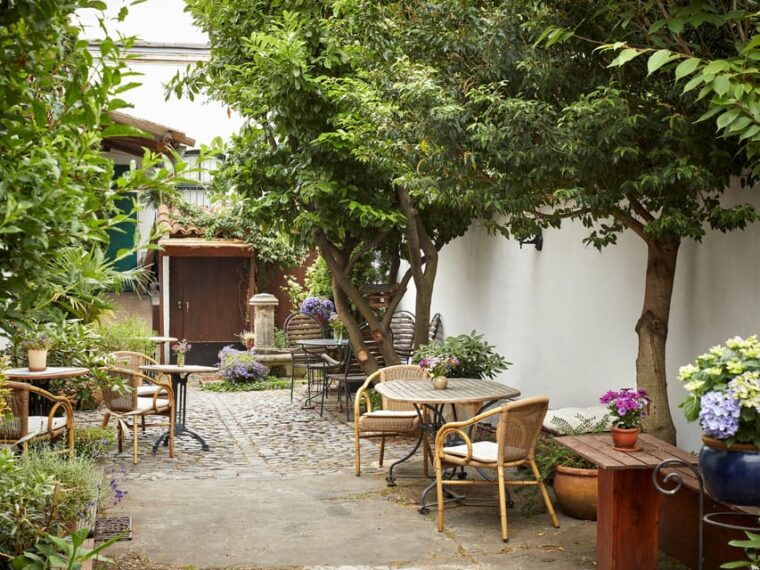 cologne-nippes-summer-wine-party-in-the-frenchstyle-garden