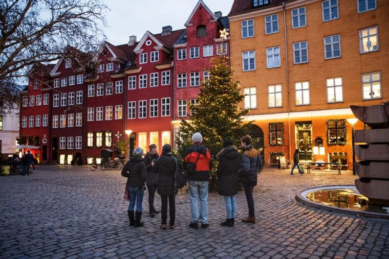 copenhagen-christmas-walking-tour-with-treats-and-drinks