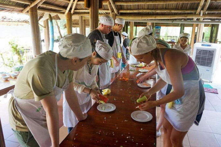 countryside-biking-farming-market-cooking-class-in-hoi-an-2
