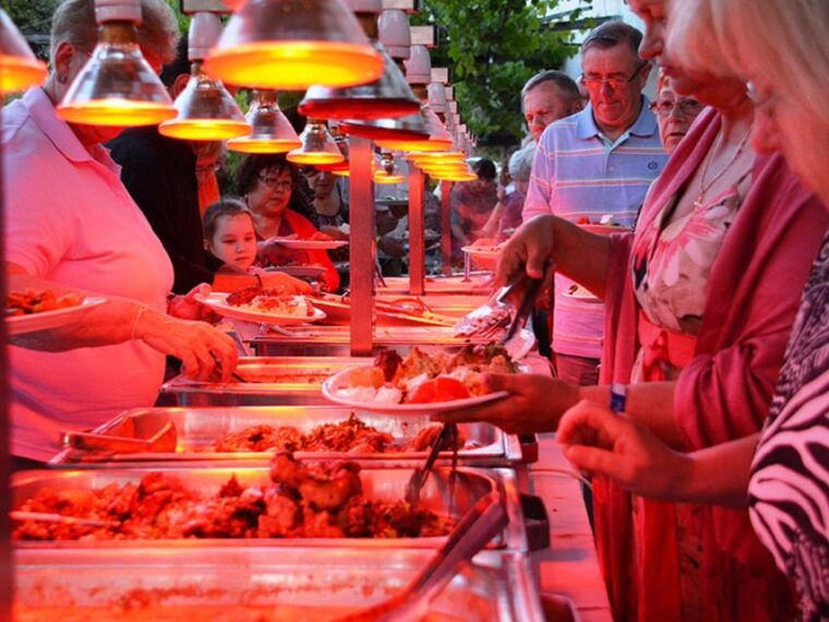 crete-traditional-dance-show-and-buffet-dinner-with-wine-2