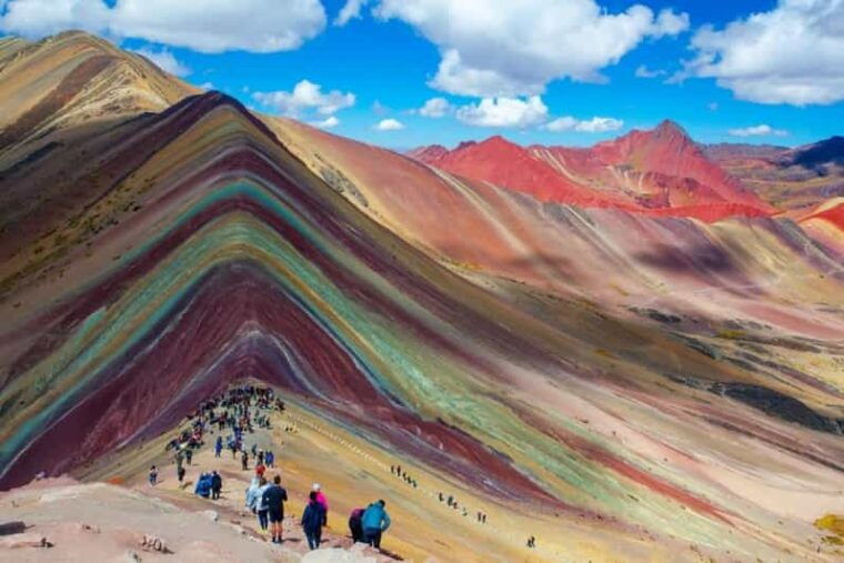 cusco-visit-rainbow-mountain-on-horseback-lunch