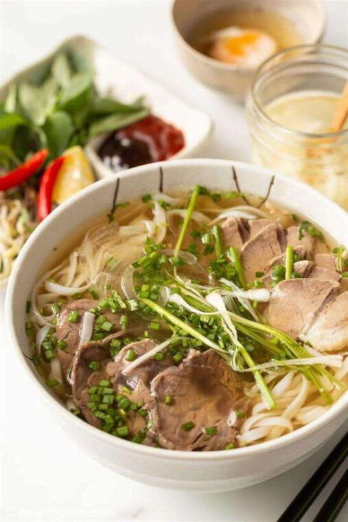 da-nang-cooking-pho-vietnamese-dishes-with-local-chef