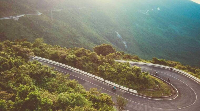 da-nang-explore-hai-van-pass-by-us-army-jeep