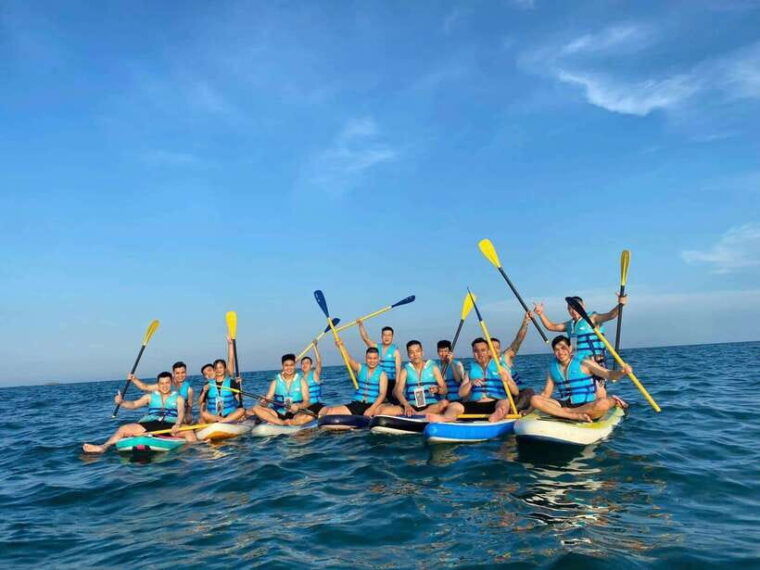 da-nang-man-thai-beach-stand-up-paddleboarding-tour