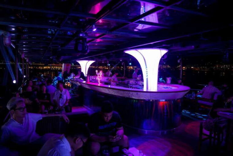 da-nang-poseidon-cruise-with-dinner-and-dragon-bridge-show