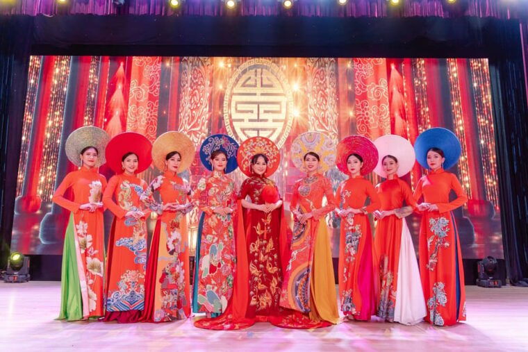 da-nang-the-ao-dai-show-timeless-vietnamese-elegance