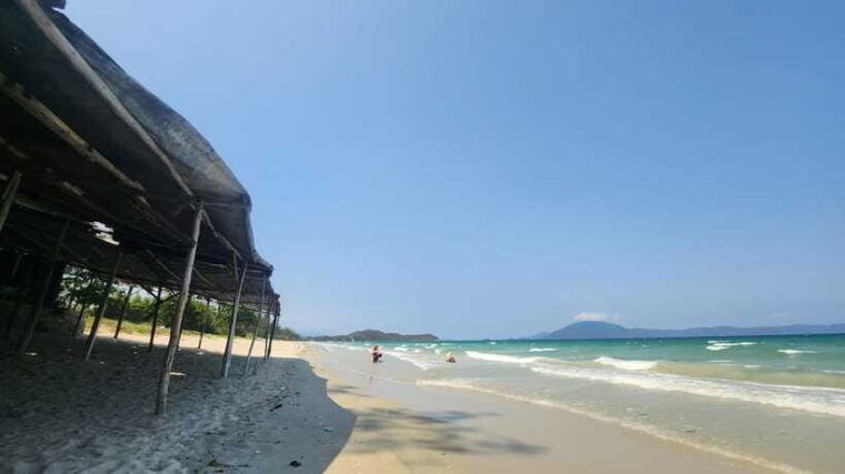 day-trip-private-car-nha-trang-to-doc-let-beach-ninh-van