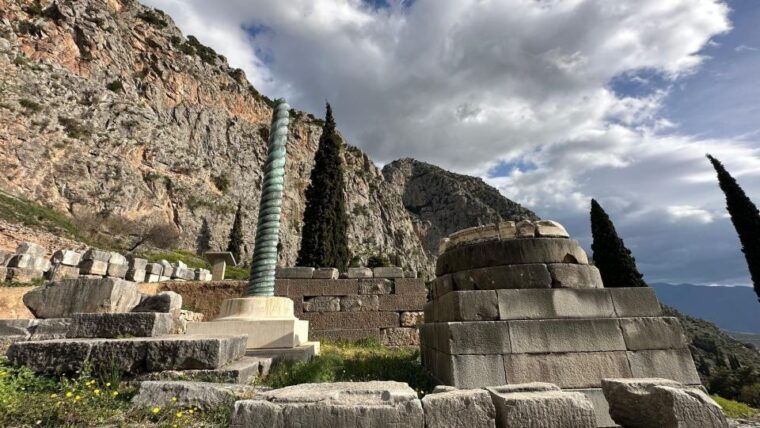 delphi-navel-of-earth-hosios-loukas-full-day-private-tour