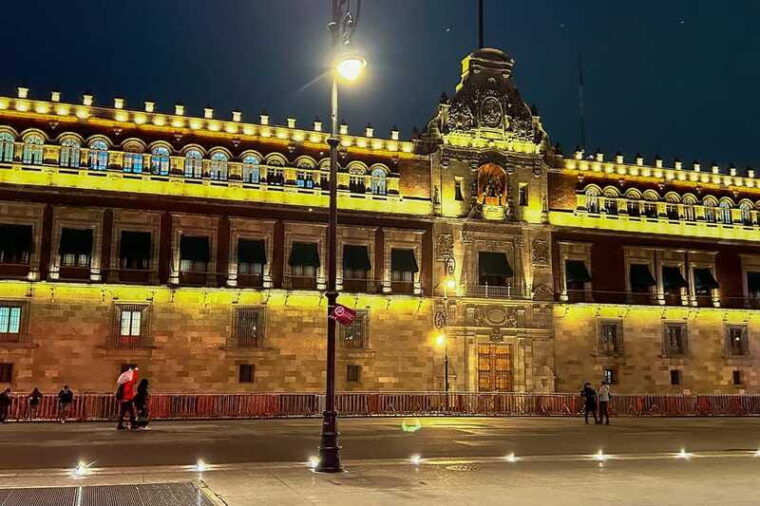 discover-cdmx-by-night-bus-tour