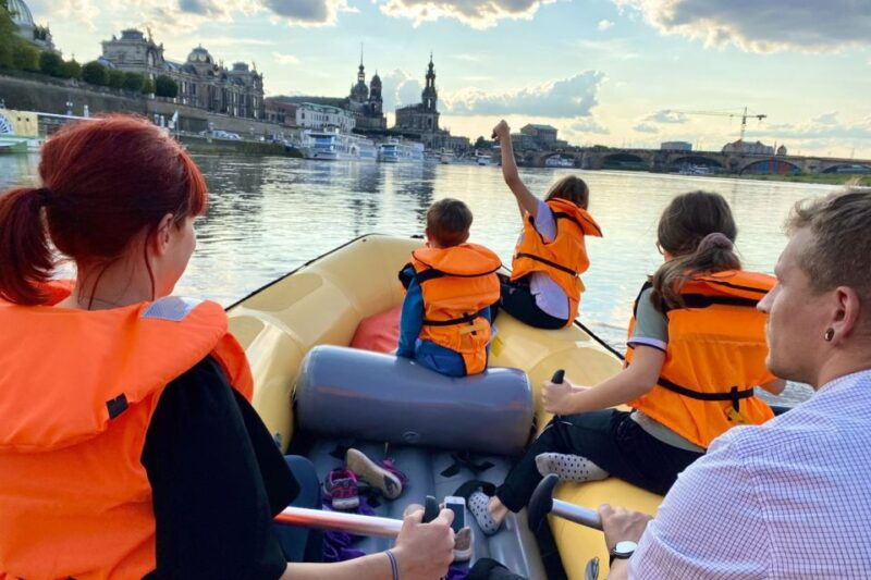 dresden-boat-tour-in-an-inflatable-boat-through-dresdens-old-town