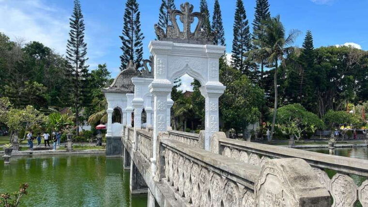 east-bali-lempuyang-temple-tirta-gangga-taman-ujung