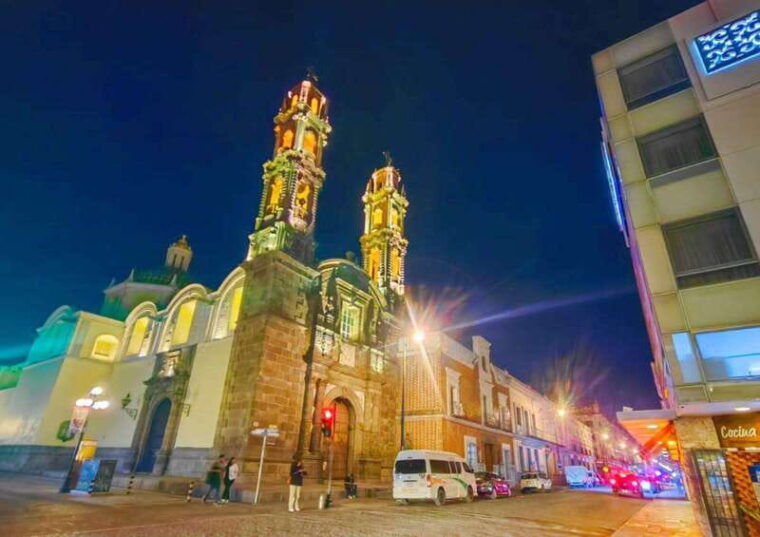 experience-the-nighttime-magic-of-puebla-with-stories