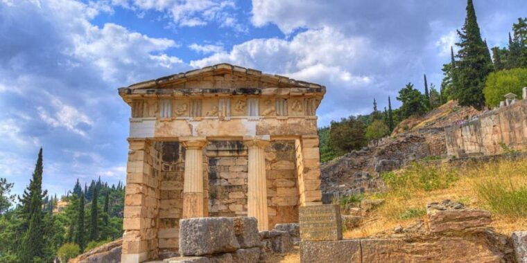 feel-ancient-thermal-spa-visit-delphi-leonidas-%e2%84%a8oo-spa%ca%80tan