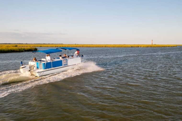 folly-beach-morning-dolphin-boat-trip-to-morris-island