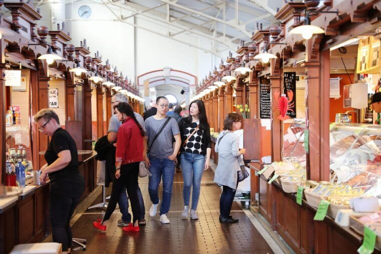 food-tour-with-rooftop-bar-visit-in-helsinki