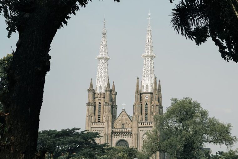 from-bali-10-day-tour-of-javas-highlights-with-lodging