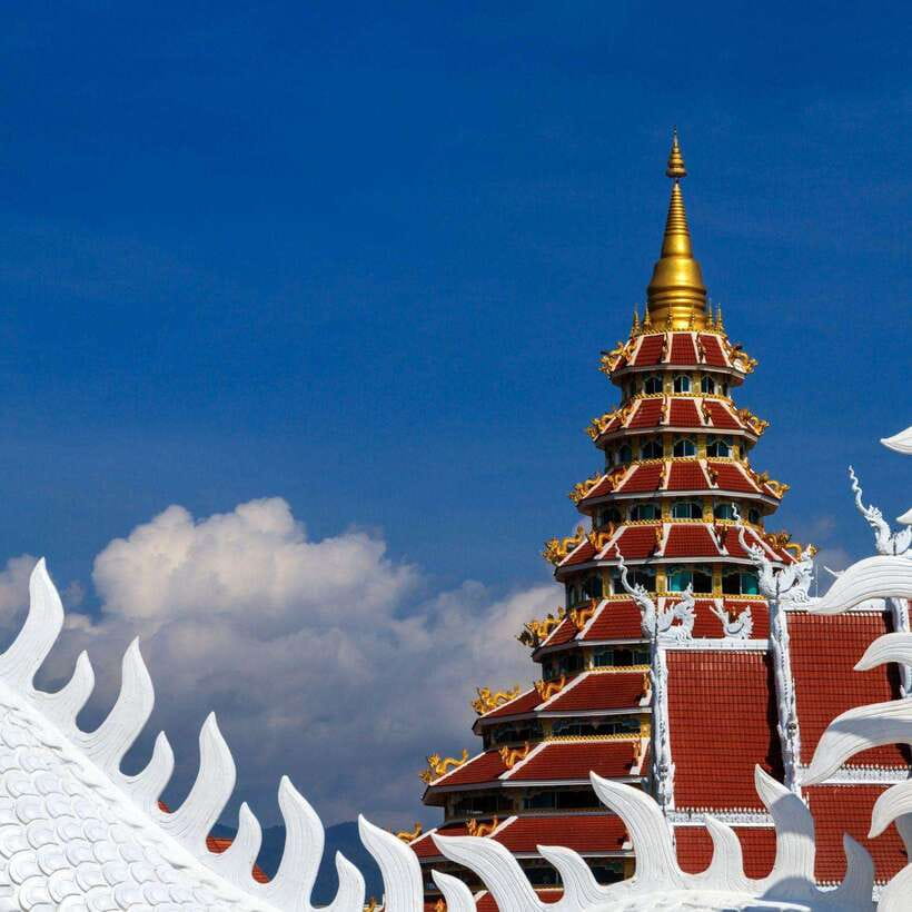 from-cm-chiang-rai-white-blue-red-black-temple-with-lunch