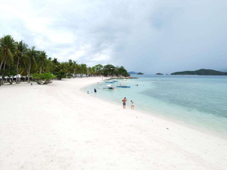from-coron-town-beaches-and-islands-boat-tour-with-lunch
