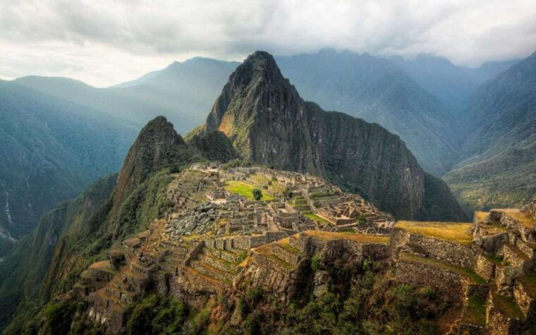 from-cusco-machu-picchu-experience-the-vistadome-train