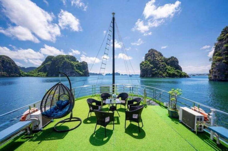 from-ha-noi-explore-ha-long-bay-day-trip-with-6-hour-cruise