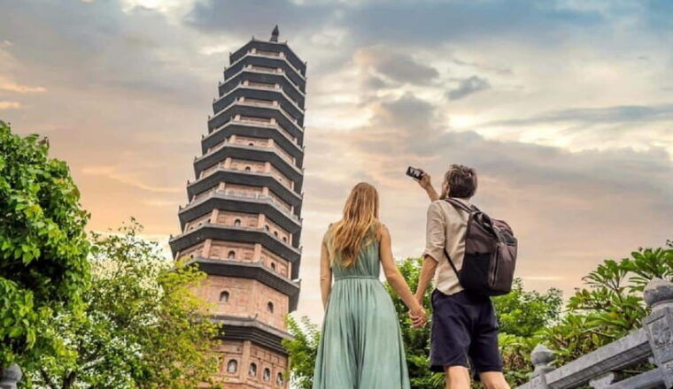 from-hanoi-bai-dinh-pagoda-and-trang-an-boat-tour