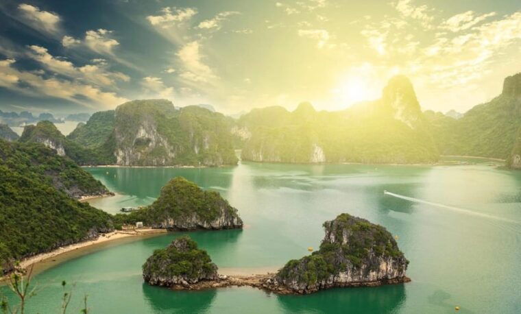 from-hanoi-explore-ha-long-bay-in-1-day