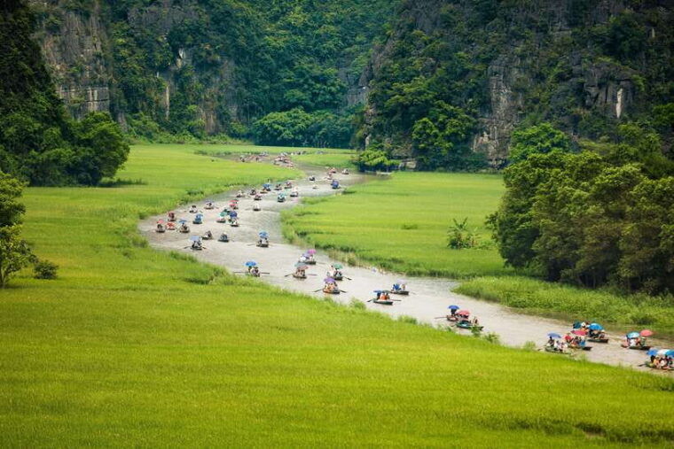 from-hanoi-full-day-visit-hoa-lu-tam-coc-mua-cave