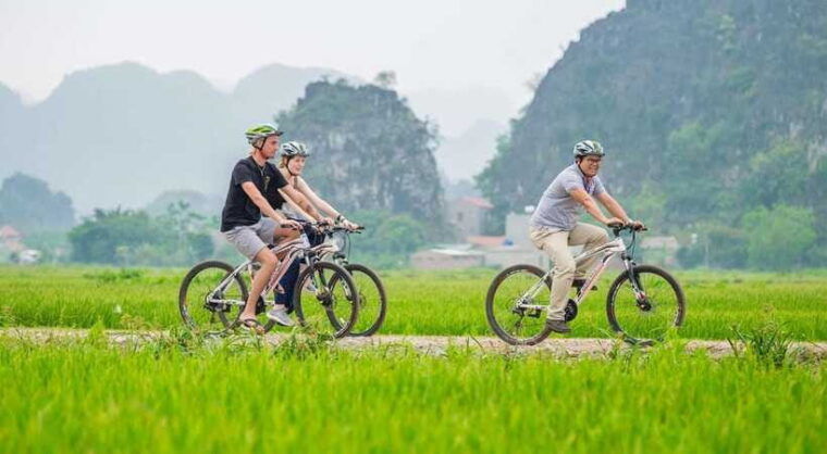 from-hanoi-hoa-lu-trang-an-and-cycling-day-trip