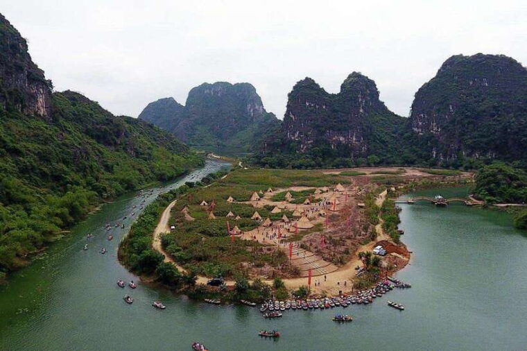 from-hanoi-ninh-binh-2-day-private-tour-with-skull-island
