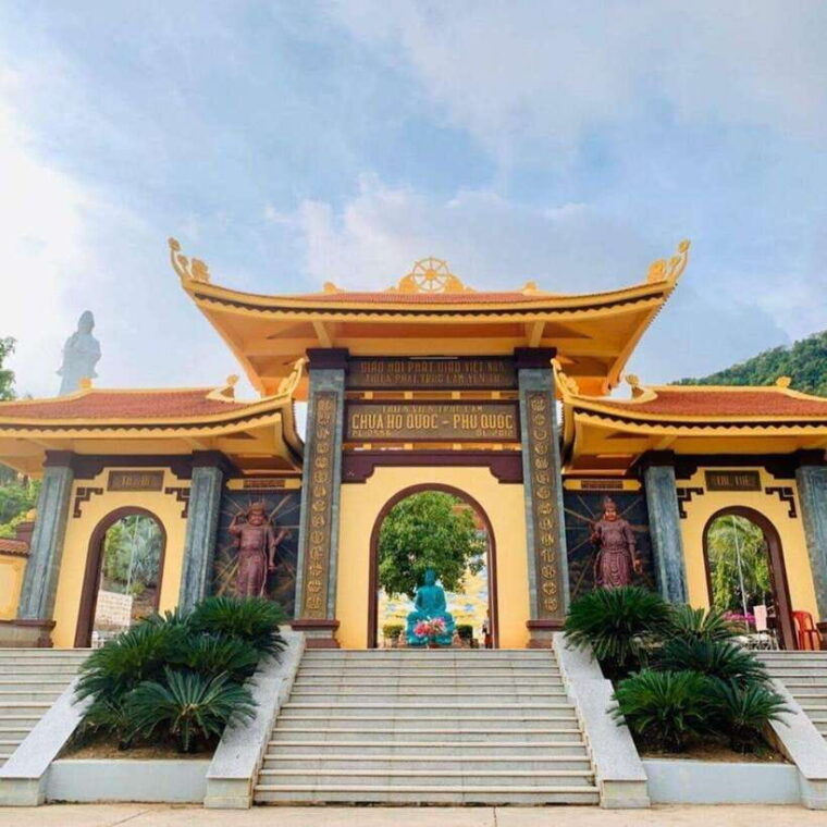 from-hcmmekong-3-days-cai-be-tra-su-forest-con-son-island