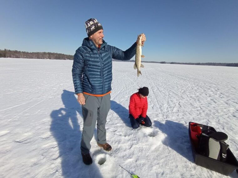 from-helsinki-bodom-lake-ice-fishing-with-food-drinks