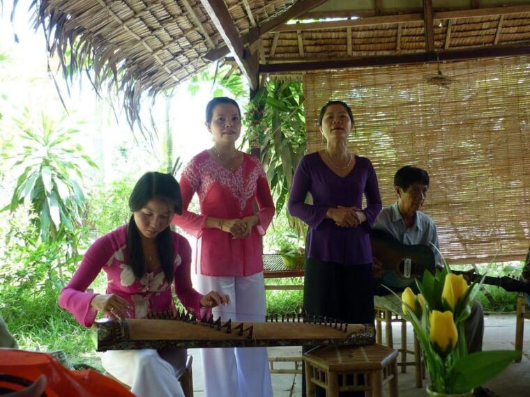 from-ho-chi-minh-mekong-delta-day-tour-with-rowing-boat