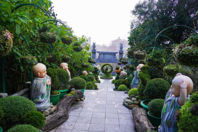 from-hoi-an-ba-na-hills-and-golden-bridge-private-tour