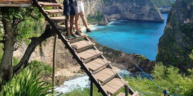 from-lembongan-private-highlights-east-and-west-nusa-penida