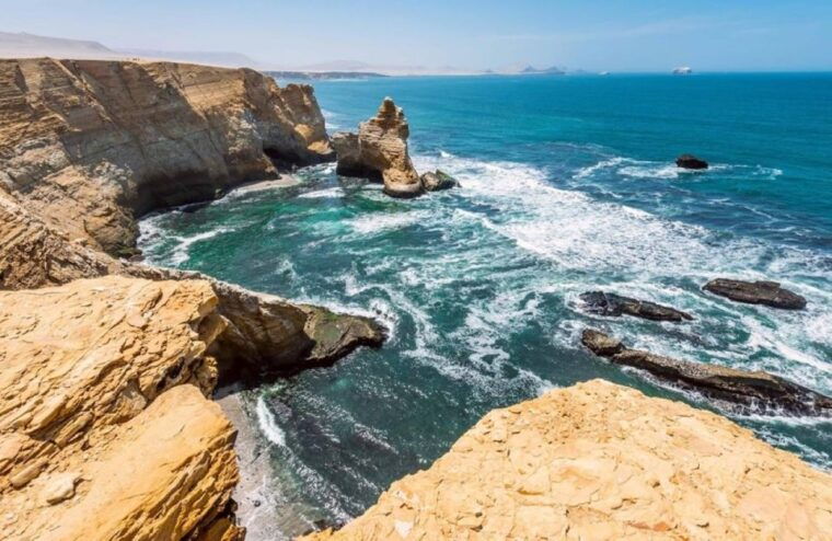 from-lima-full-day-tour-to-ica-paracas-ballestas-islands