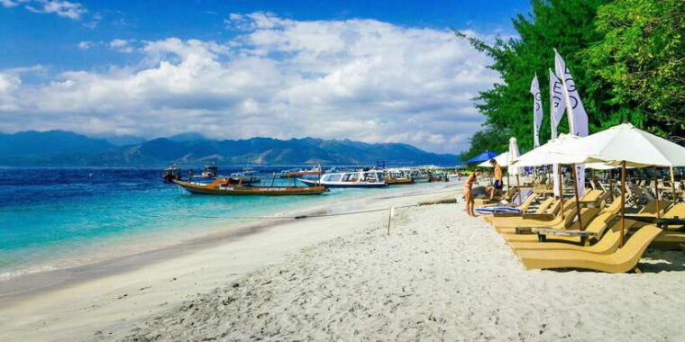 from-lombok-private-gili-islands-trip-w-glass-bottom-boat