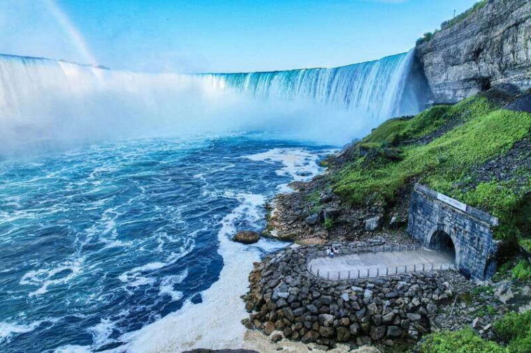 from-niagara-falls-canada-tour-boat-lunch-journey-skylon
