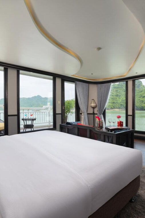 from-ninh-binh-2-days-lotus-luxury-cruise-lan-ha-bay
