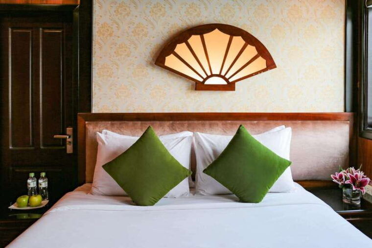 from-ninh-binh-bai-tu-long-bay-2-3-days-garden-bay-cruise