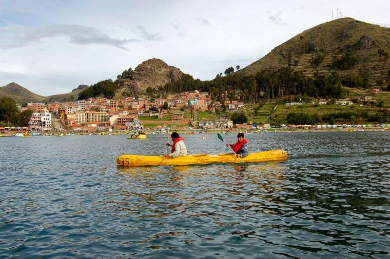 from-puno-half-day-kayak-on-uros-floating-islands