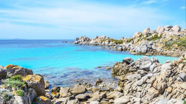 from-santa-teresa-gallura-dinghy-tour-to-corsica