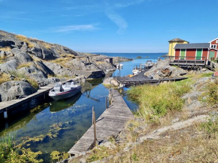 from-stockholm-archipelago-hike-to-landsort-lighthouse