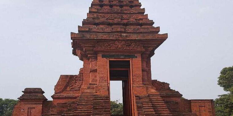 from-surabaya-port-archeological-trowulan-cruise-tour