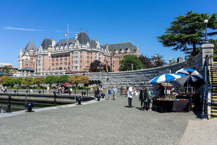 from-vancouver-butchart-gardens-victoria-sightseeing-tour