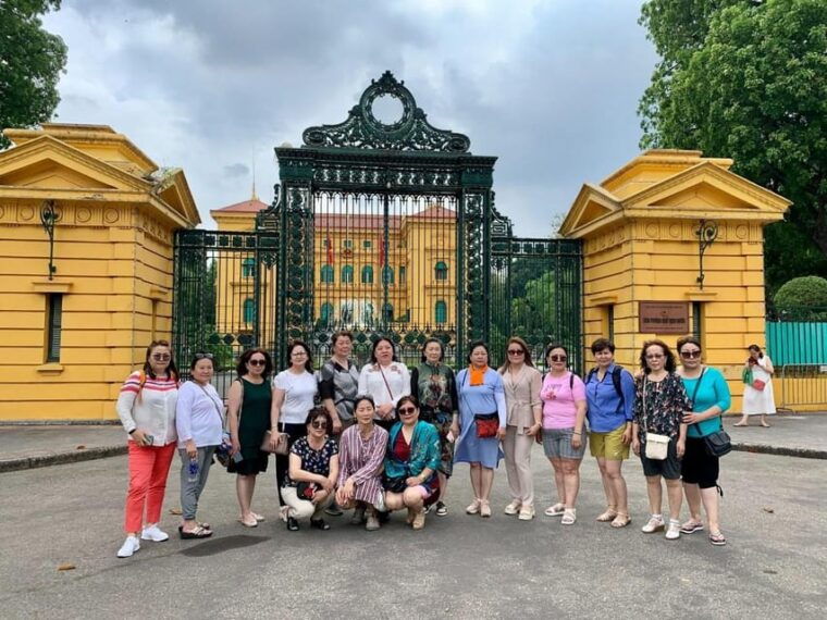 full-day-hanoi-city-tour-with-transfer-and-lunch-tour-giude