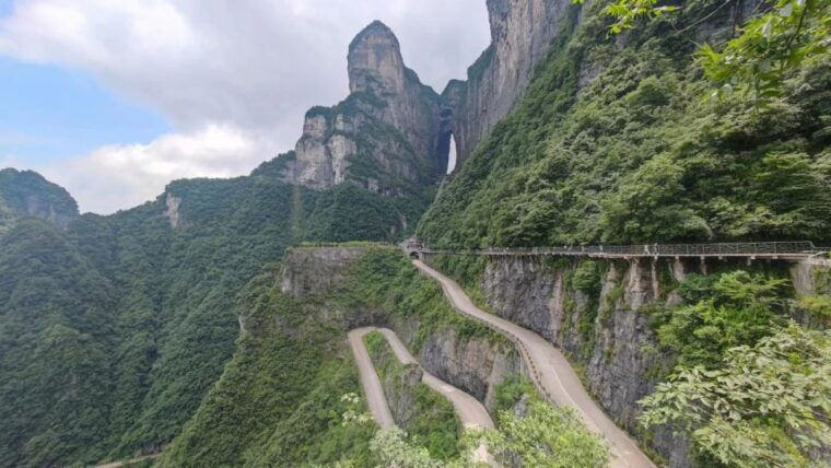 full-day-private-tour-of-tianmen-mountain