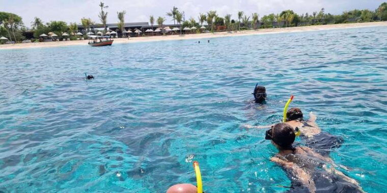 gili-island-snorkeling-gili-trawangan-meno-and-air