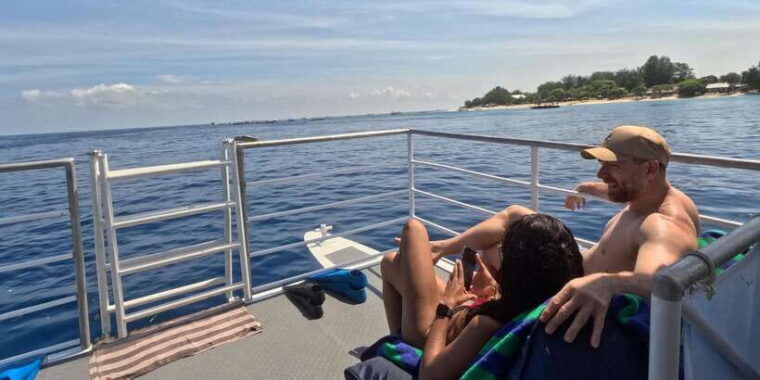 gili-islands-3-island-bbq-sunset-cruise-with-snorkeling